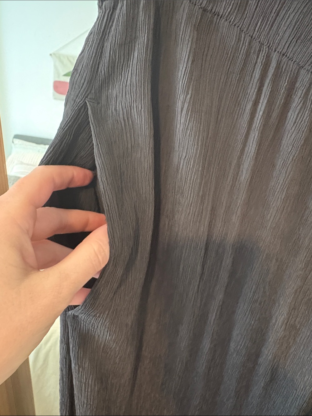 Everlane Ripple Midi Skirt — Black - Picture 6 of 9
